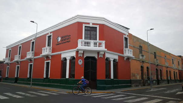 Fachada del Museo de la Marinera